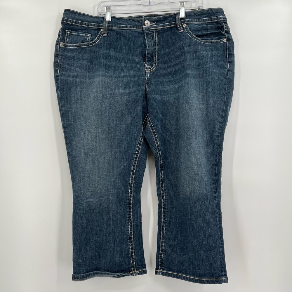 Size 22W  A.n.a. capris